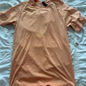 Lululemon Orange Men’s Workout tee ~Size XS